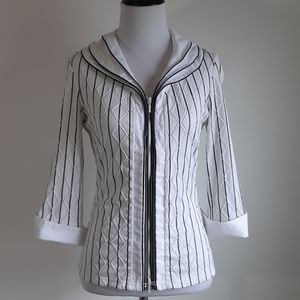 Samuel Dong white navy zip front top Small